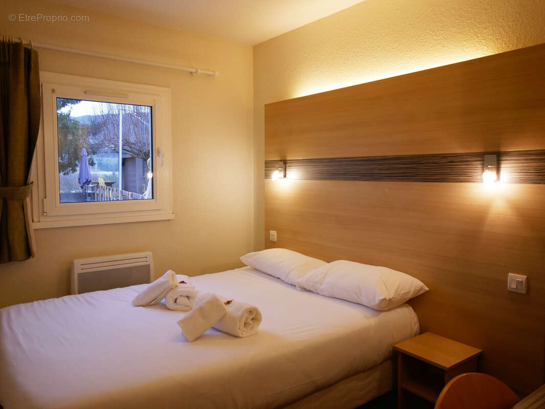 Commerce à VILLY-LE-PELLOUX