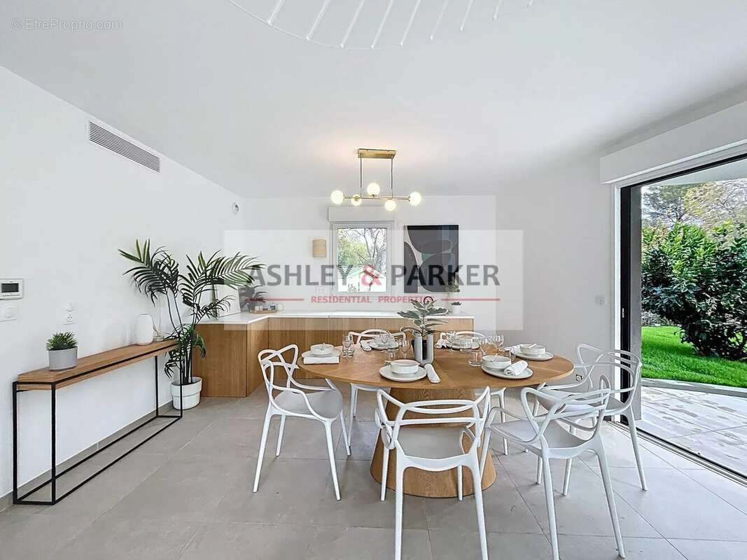 Appartement à VILLENEUVE-LOUBET