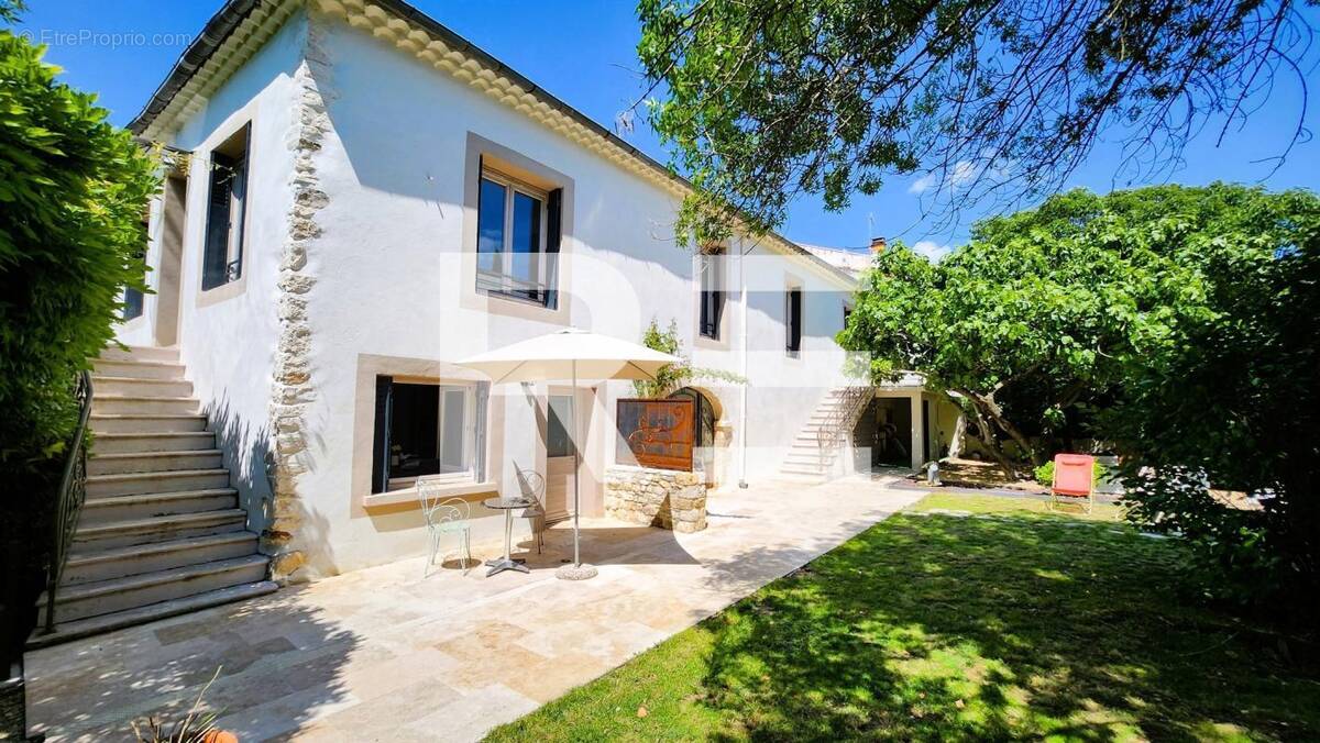 Maison à VEZENOBRES