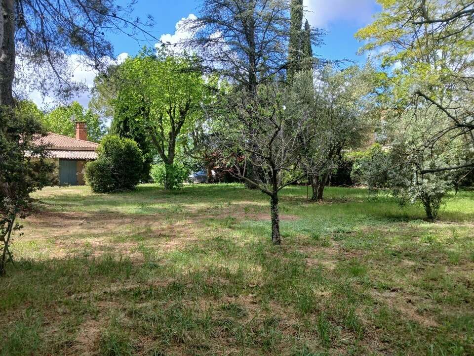 Terrain à AIX-EN-PROVENCE