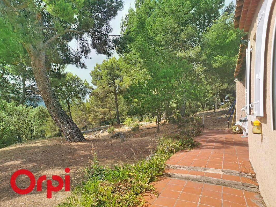 Maison À Vendre La Cadière d'Azur T4 - Garage - photo 4
