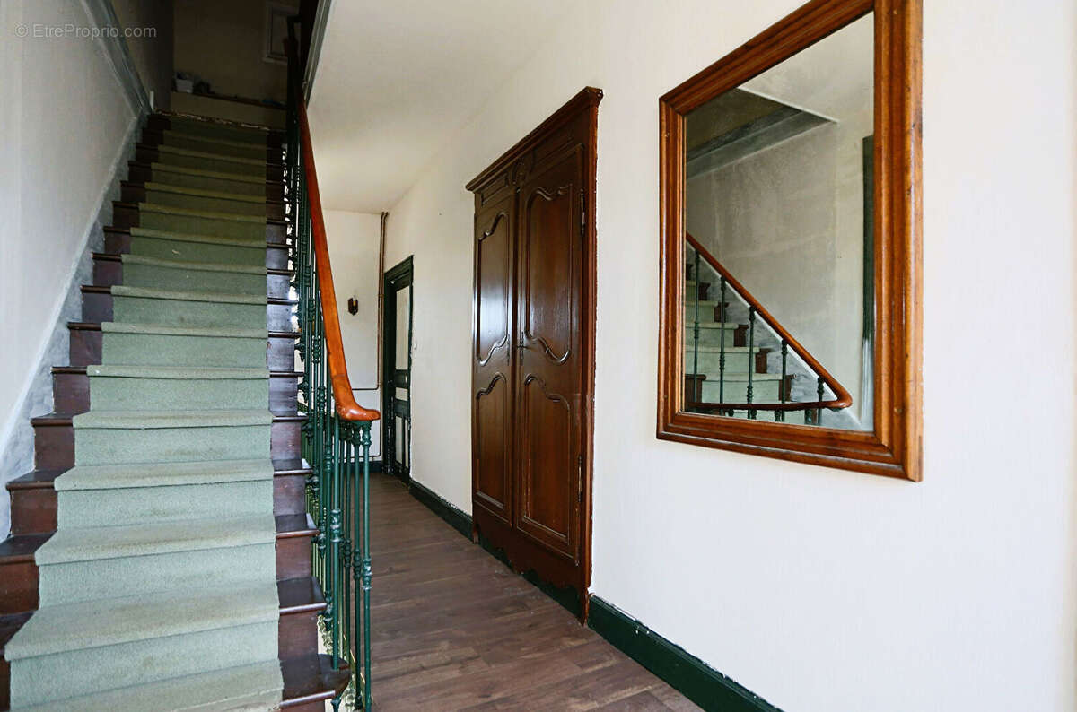 Propriété à Pouzol  composé d'une maison de 205m² et un gite de 92m² - photo 10