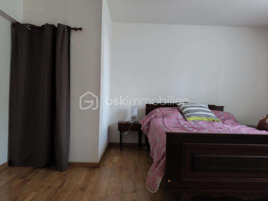 Maison trois chambres,  avec dépendances et terrain - photo 5