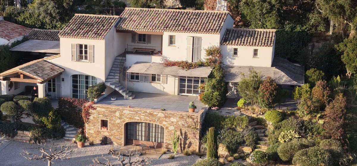 Maison à PLAN-DE-LA-TOUR