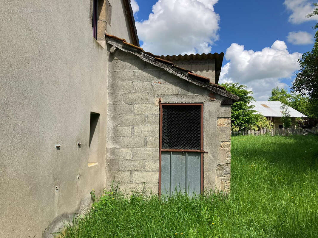 Maison à SAINT-MARCEL-EN-MARCILLAT