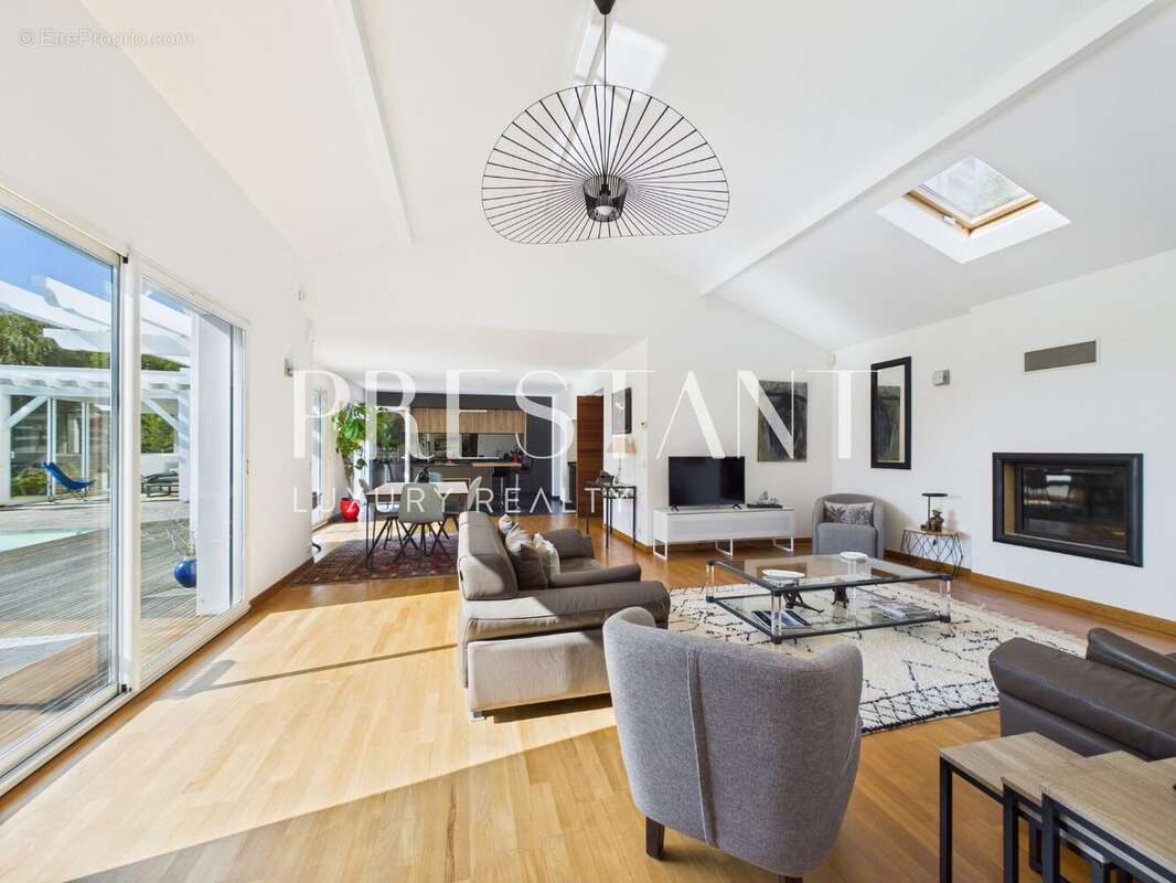 Bidart  Maison contemporaine avec piscine et vue montagne - photo 9