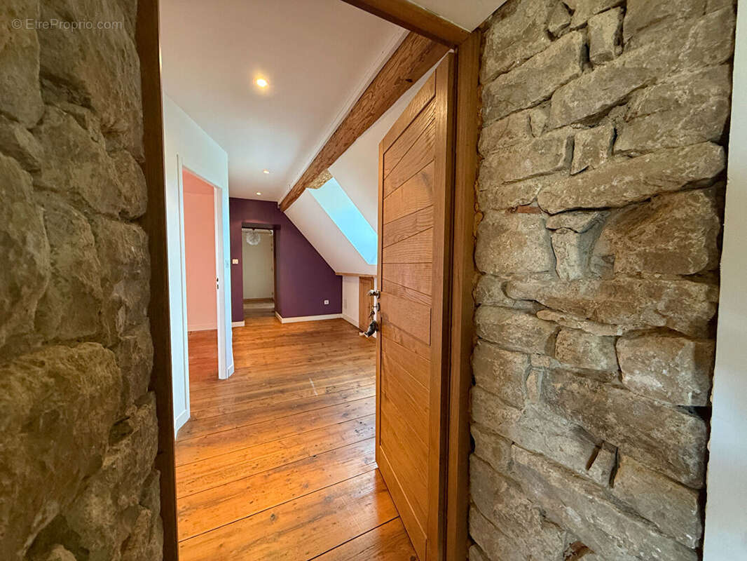 Appartement-maison Chilly-le-Vignoble / 5 pièce(s) / 2 chambres / 152 m² - photo 8
