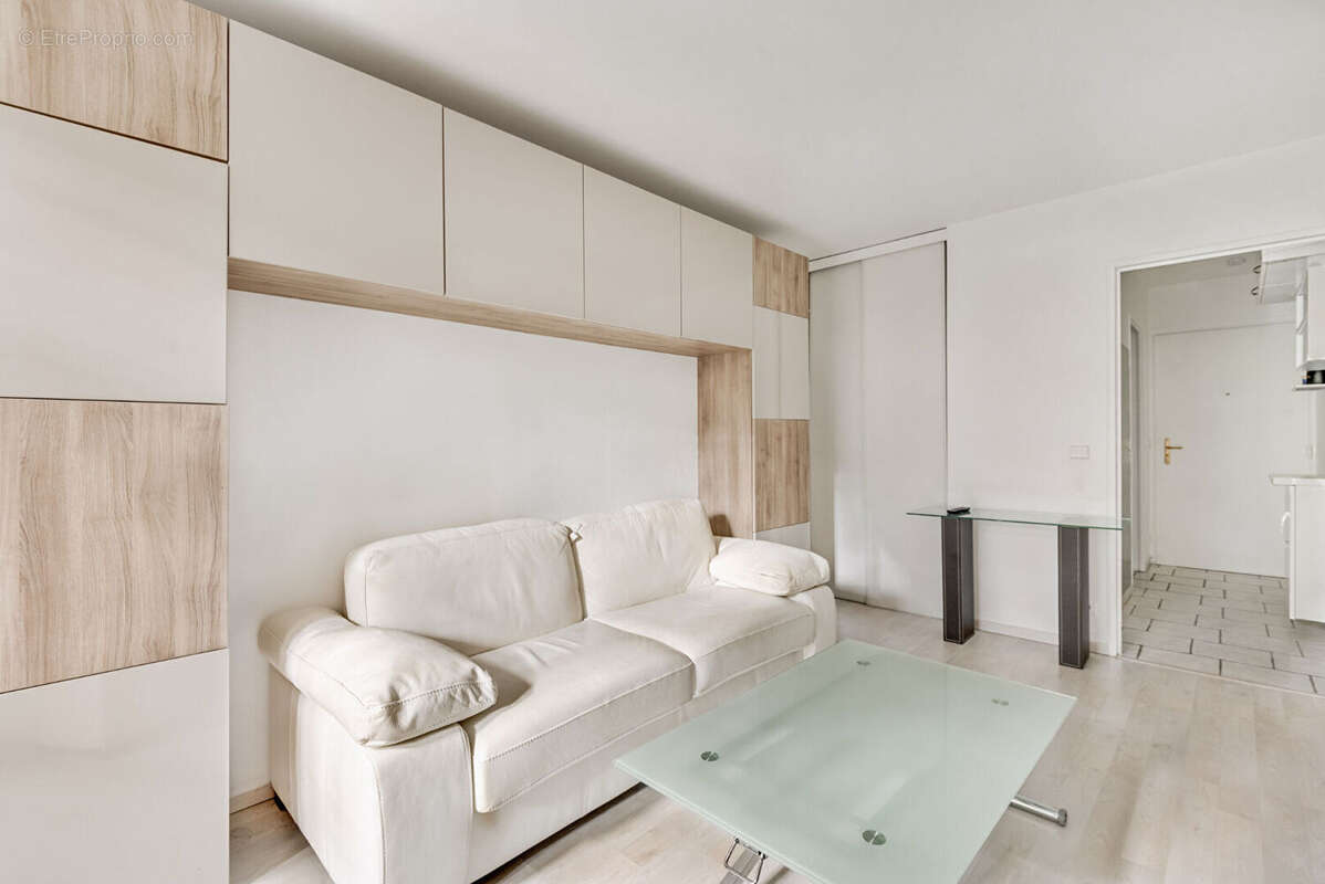 Appartement à PARIS-15E