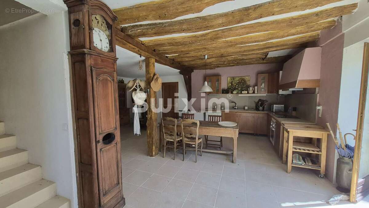 Maison à NOYERS