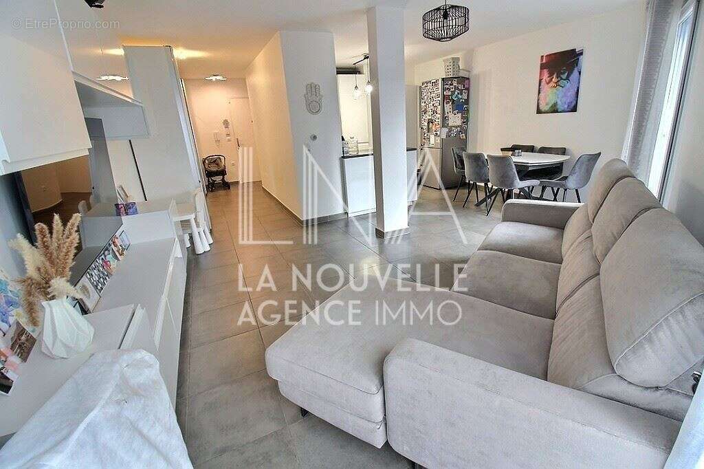 Appartement à LES LILAS