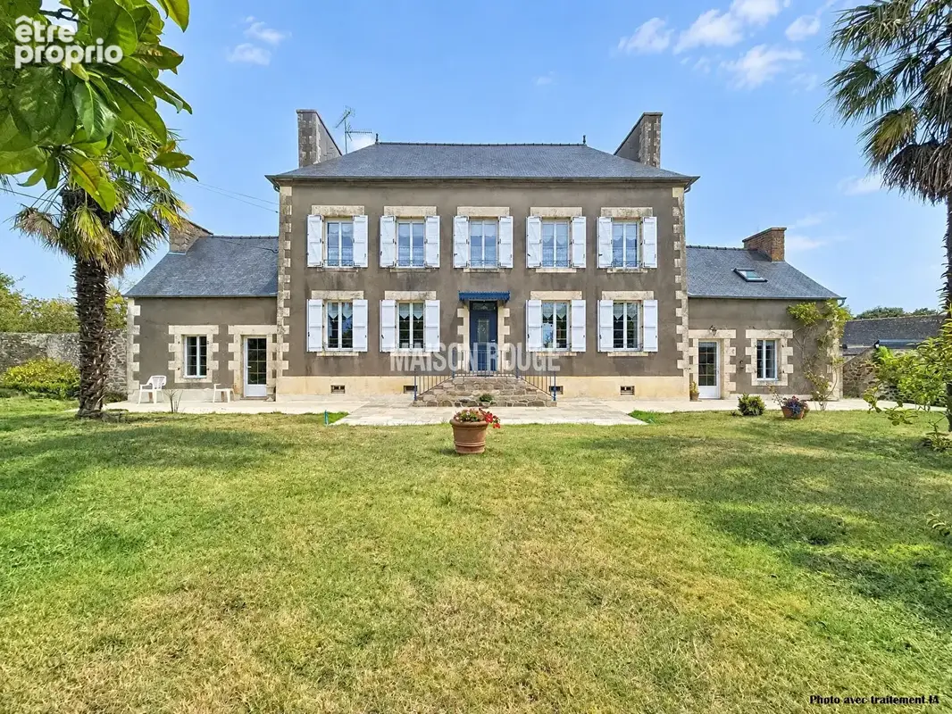 PLEVENON - Authentique demeure de caractère avec gîte et dépendances - photo 1
