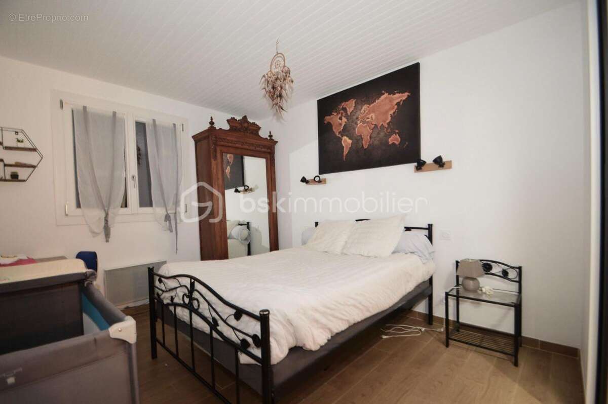 Maison à SAINT-LAURENT-DE-LA-SALANQUE