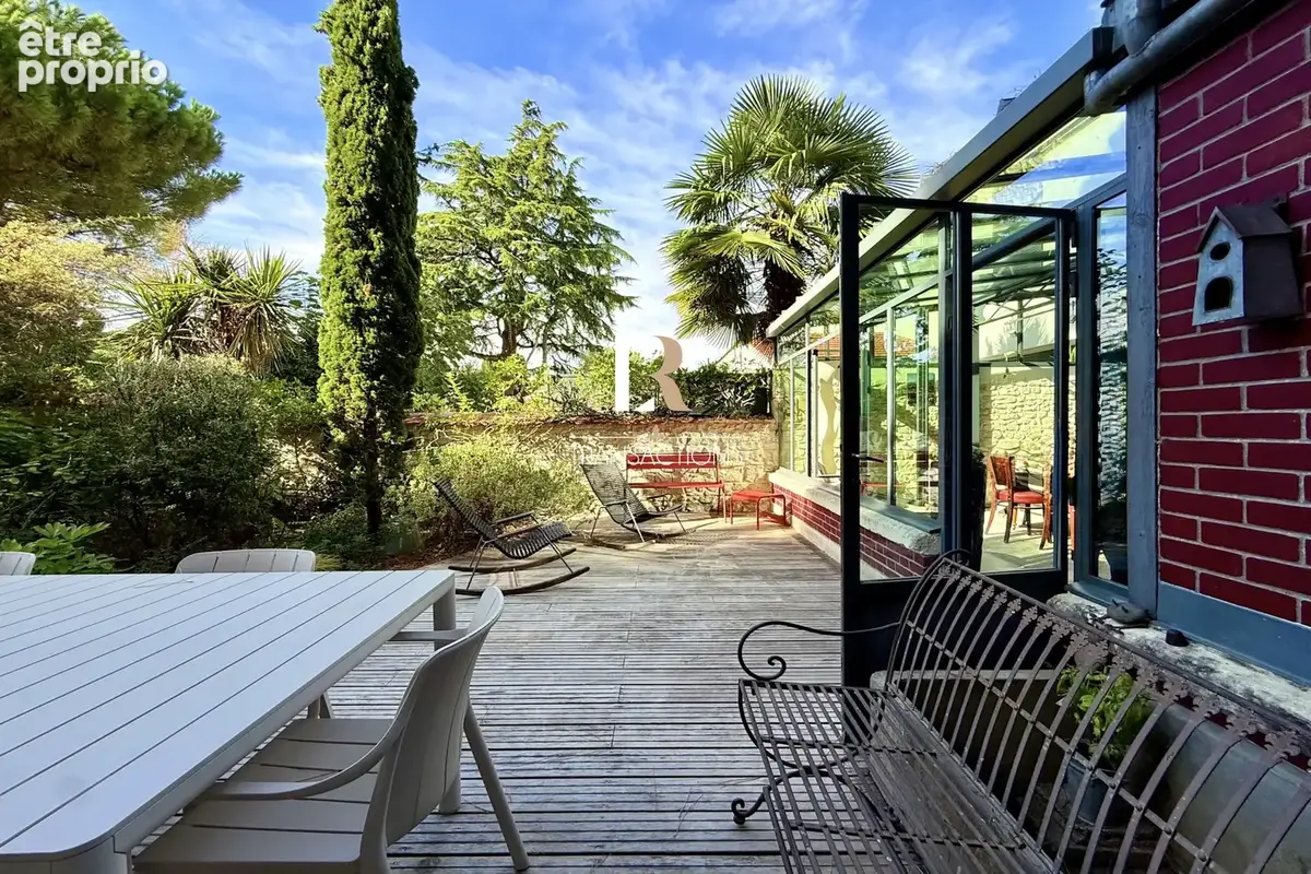 LR Transactions - La Genette - Maison de caractère avec joli jardin arboré - photo 13