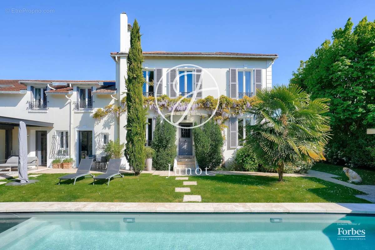 Maison à CROISSY-SUR-SEINE