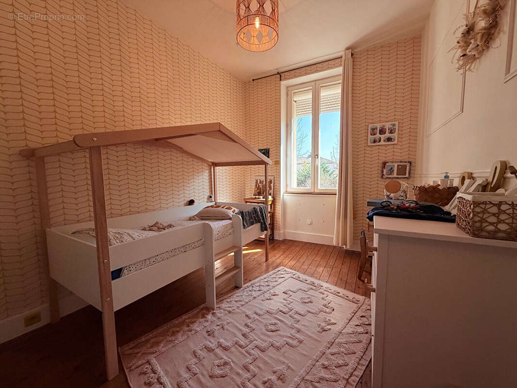 Maison à SAINT-EMILION