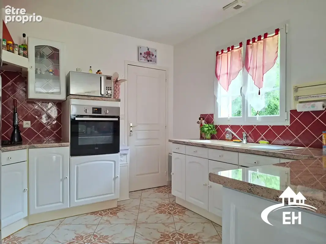 Maison de plain-pied avec grand terrain arboré de 3 407 m² - photo 4