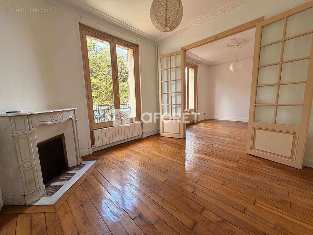 Maison à VIGNEUX-SUR-SEINE