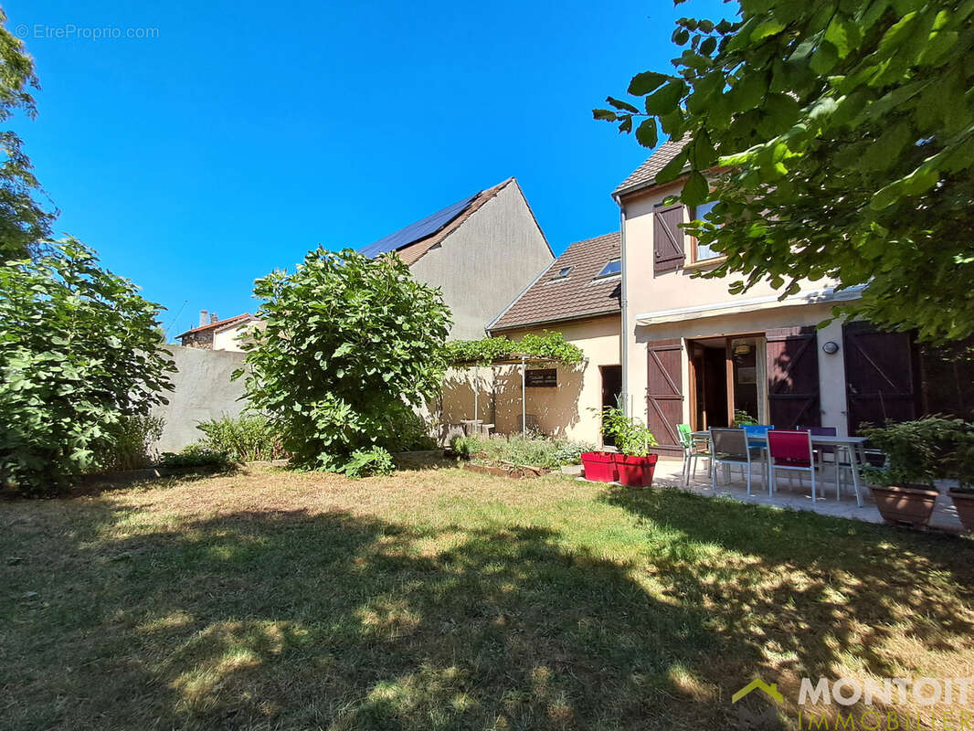 Maison 7 pieces - 160m2 - 5 chambres - garage double - jardin - proche toutes commodites - photo 2