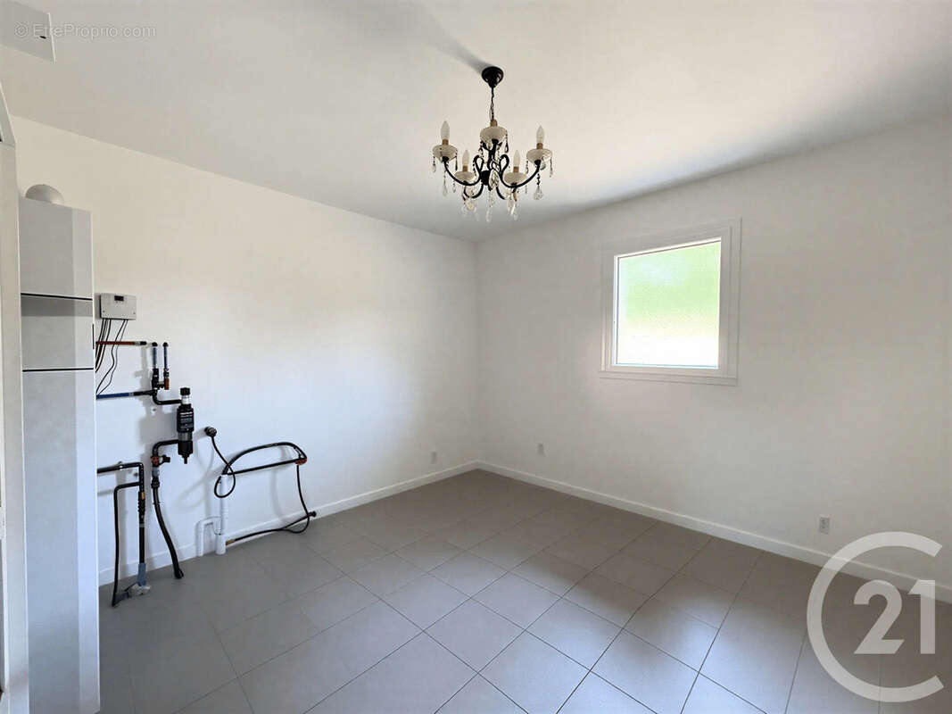 Maison 102 m² à Begles  - photo 8