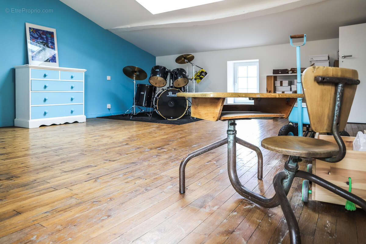 Maison à MORNAC-SUR-SEUDRE