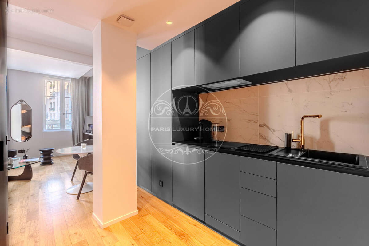 Appartement à PARIS-2E