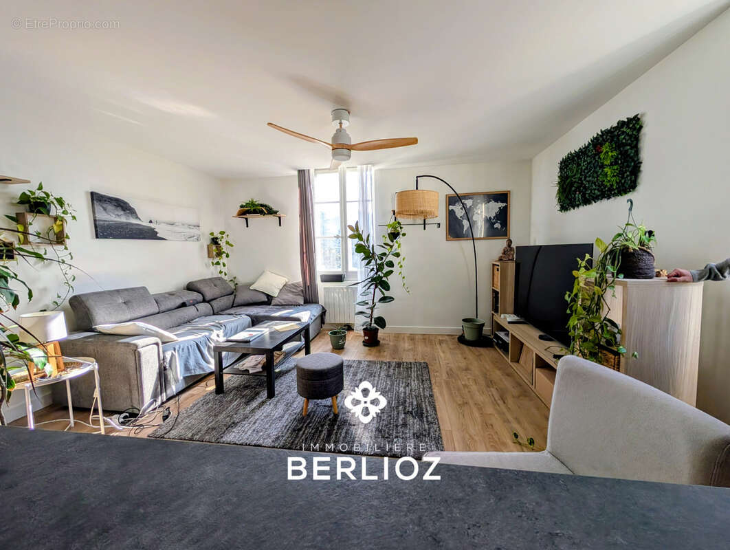 Appartement à MEYLAN