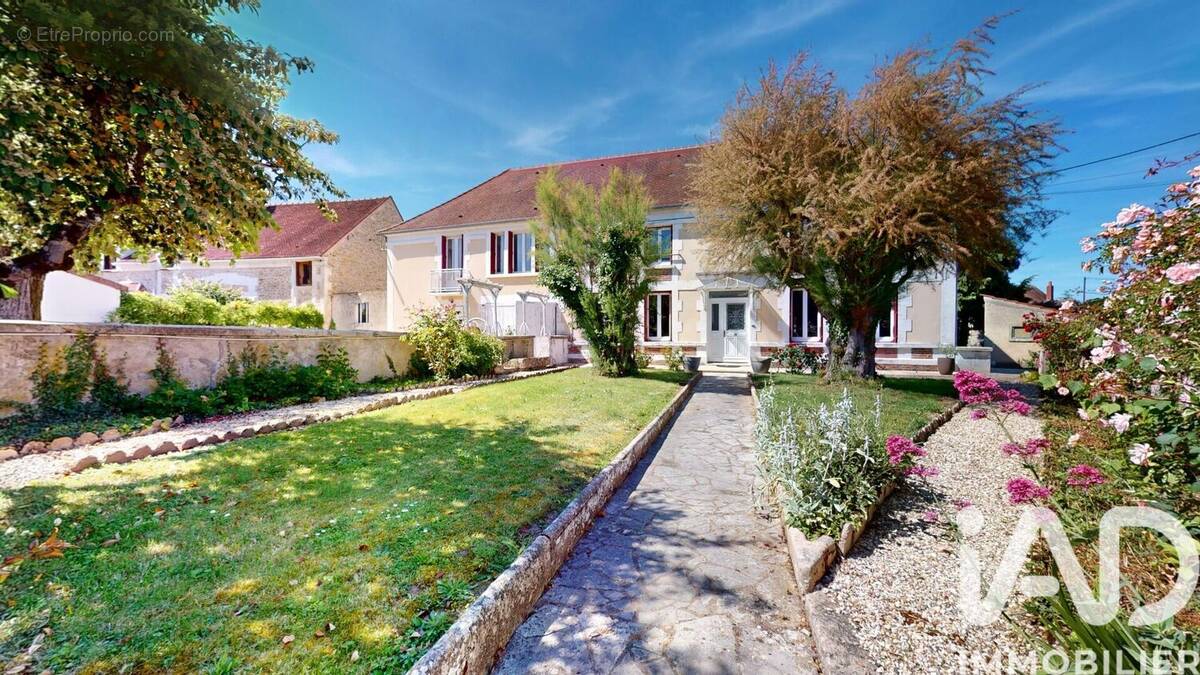 Photo 1 - Maison à AUXERRE