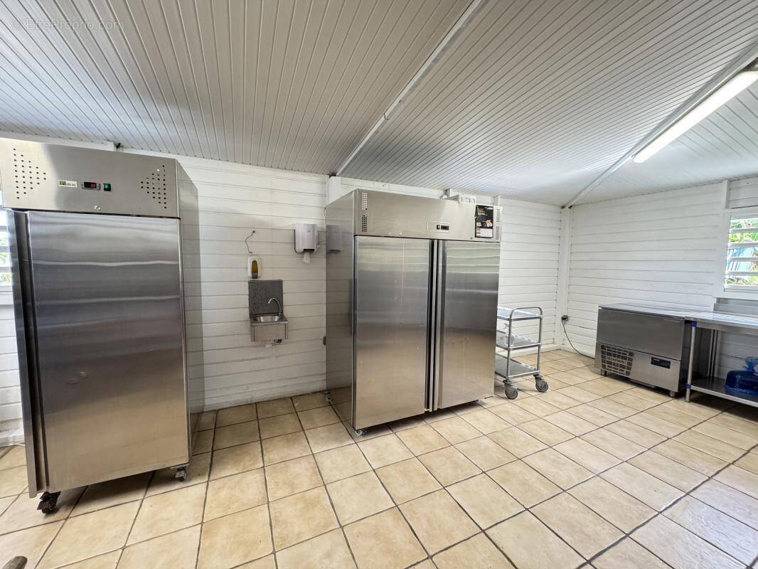 Commerce à SAINTE-ANNE