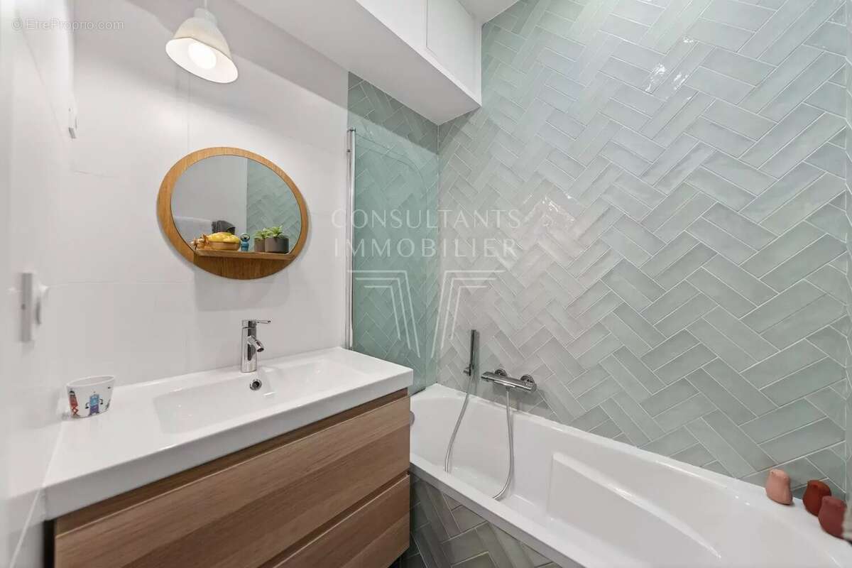 Appartement à PARIS-14E