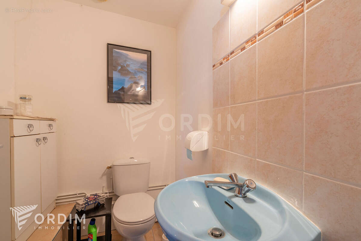 Maison au calme avec terrain agréable, en excellent état - photo 8