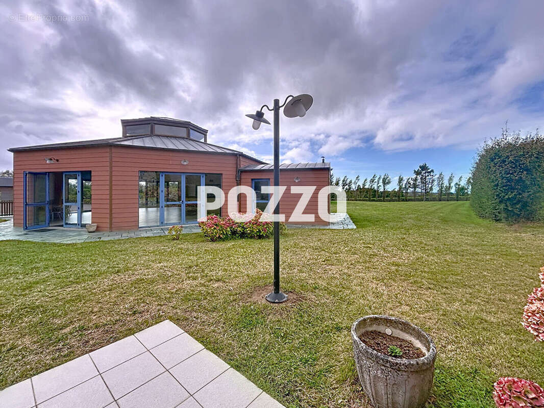 Maison à SURTAINVILLE