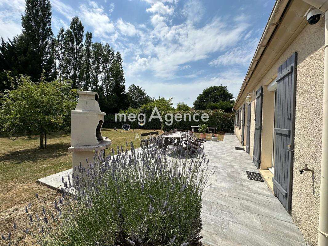Maison de plain pied sur 1000m2 de terrain clos - photo 2
