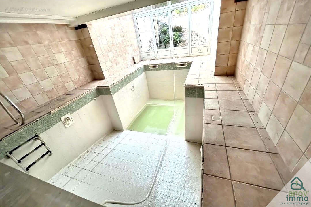 Maison à SAINT-PIERRE-DE-CHANDIEU