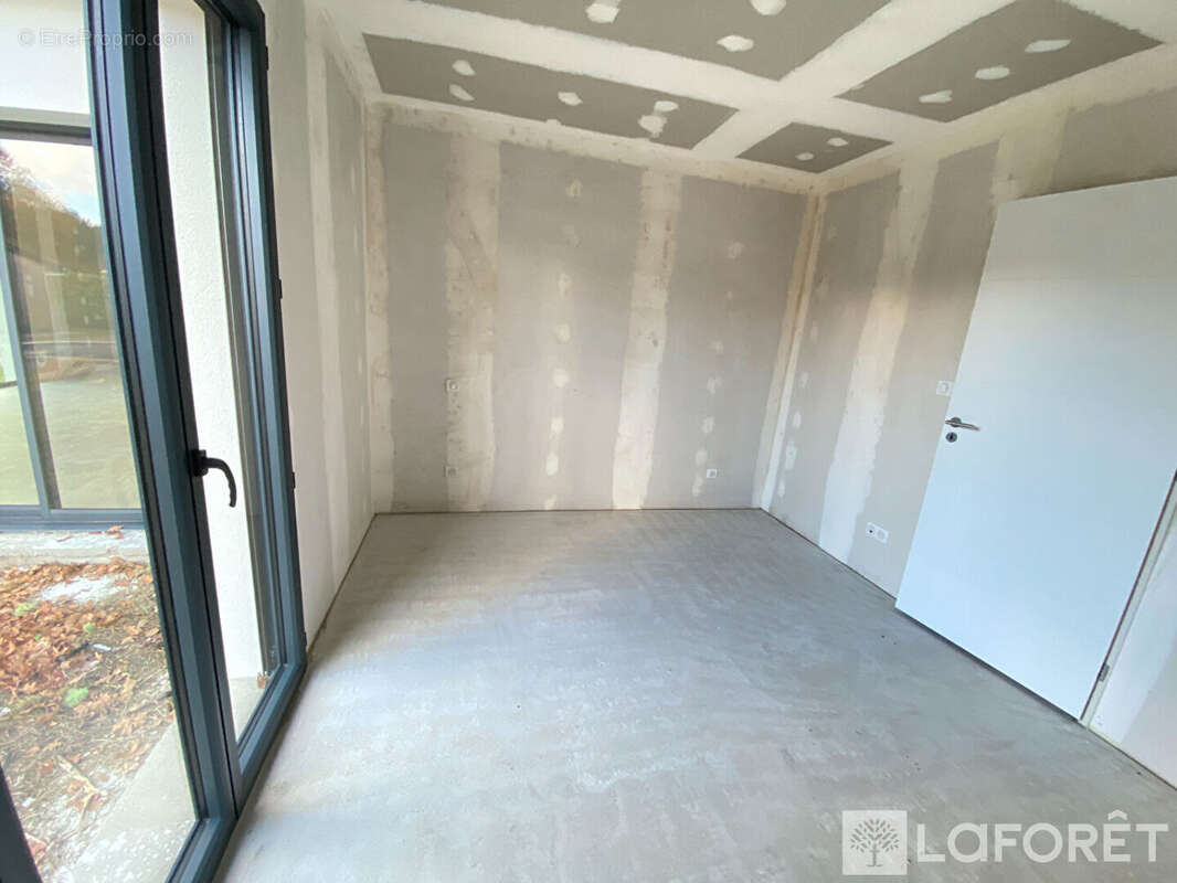 Maison neuve Saint Jean D Illac 6 pièces 133 m² - photo 8