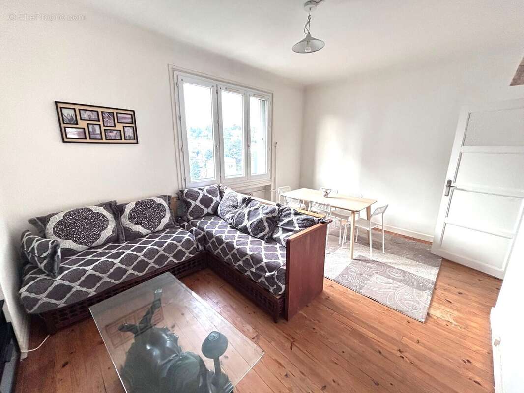 Appartement à SAINT-ETIENNE
