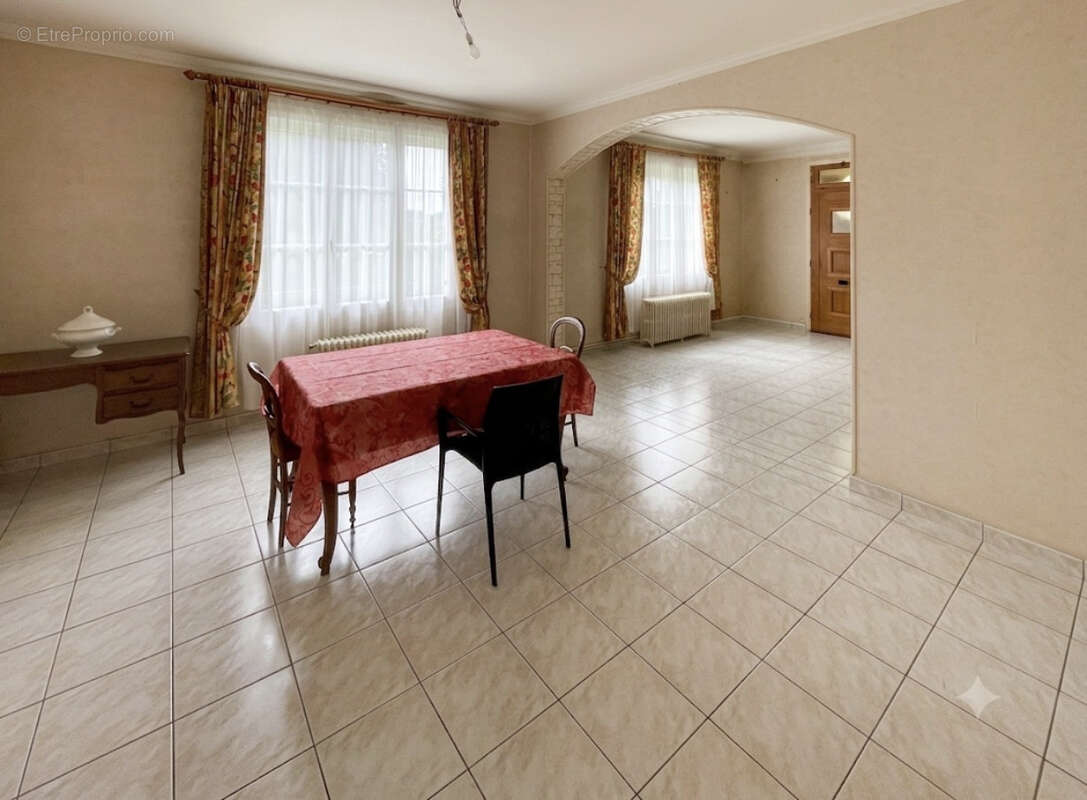 Maison à SAINT-CONTEST