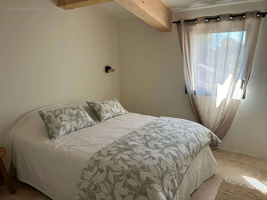 Maison à FONTVIEILLE