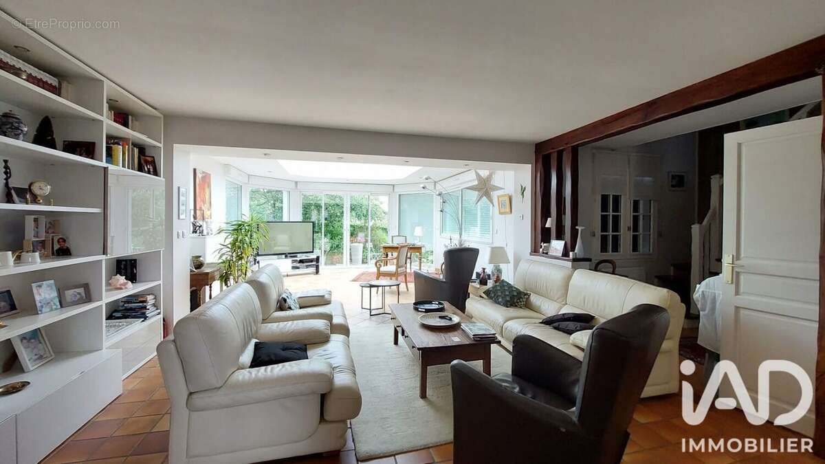Maison 183 m² à Saint-Paul  - photo 6