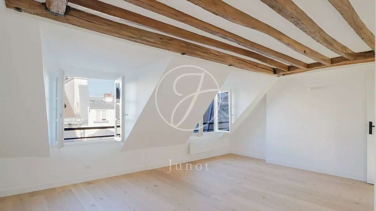 Appartement à PARIS-3E