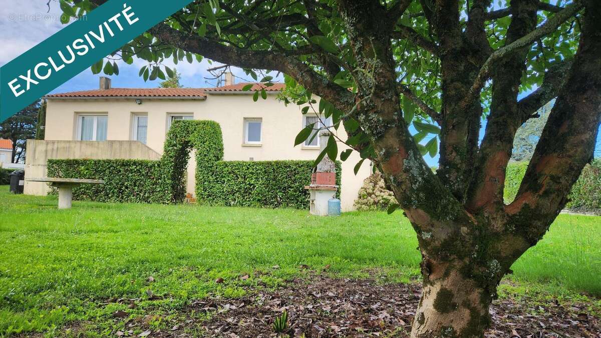 Photo 2 - Maison à BOURNEZEAU