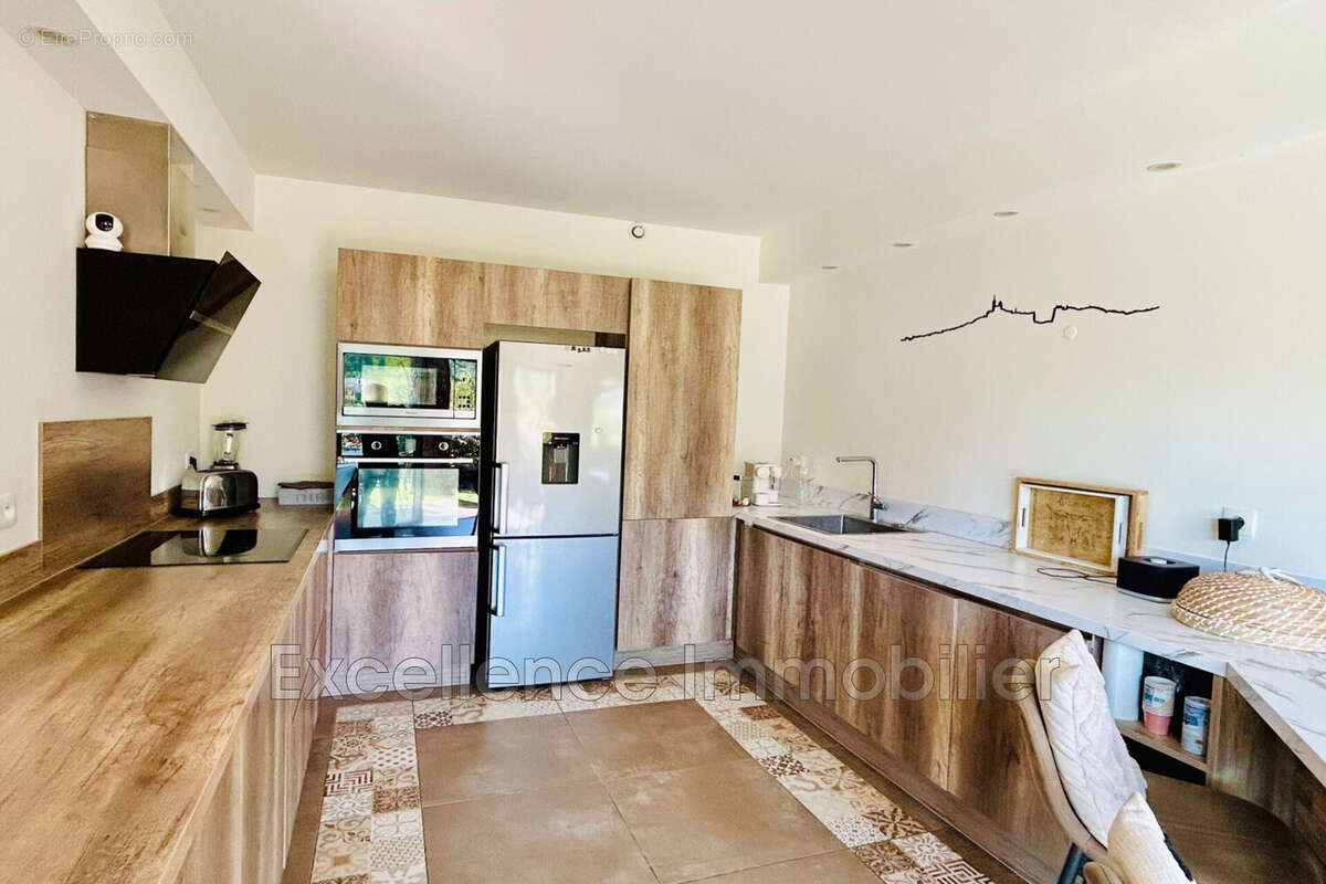 Maison à LES ISSAMBRES