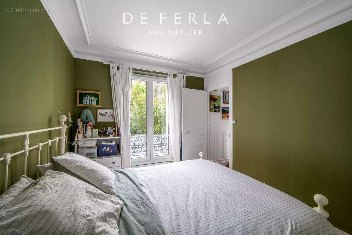 Appartement à PARIS-14E