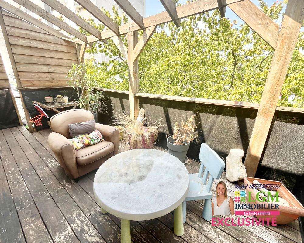 Maison À Vendre - centre-ville La Roche-sur-Yon  – Maison rénovée avec jardin, garage et studio indépendant - photo 13