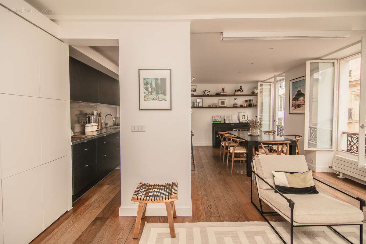 Appartement à PARIS-10E