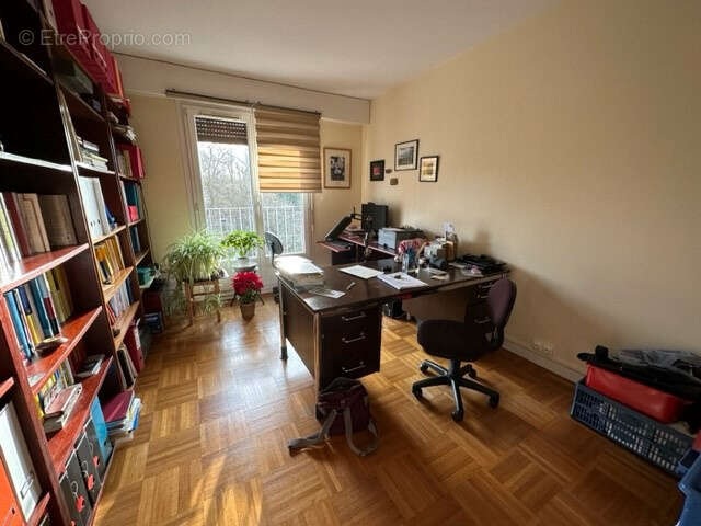 Appartement à BURES-SUR-YVETTE