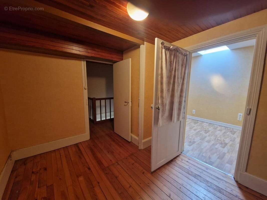 Maison 109 m² à Saint-Bonnet-De-Rochefort  - photo 9