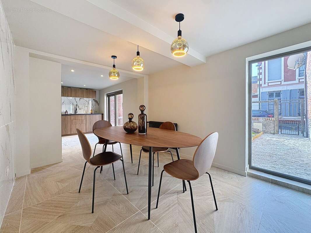 Maison à PONT-L&#039;EVEQUE