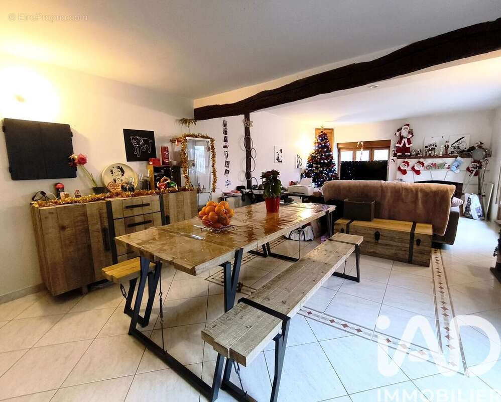 Photo 2 - Maison à CHATENAY-SUR-SEINE