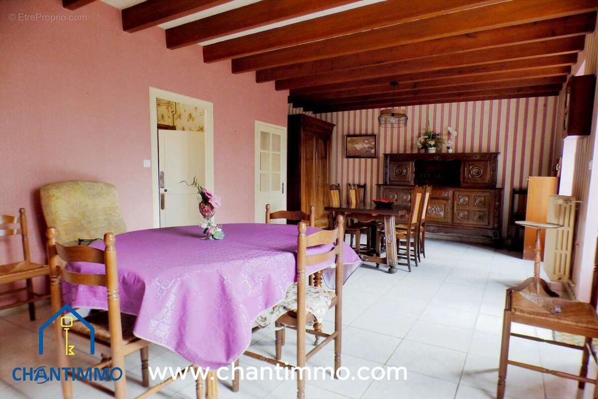 Maison à BAZOGES-EN-PAREDS