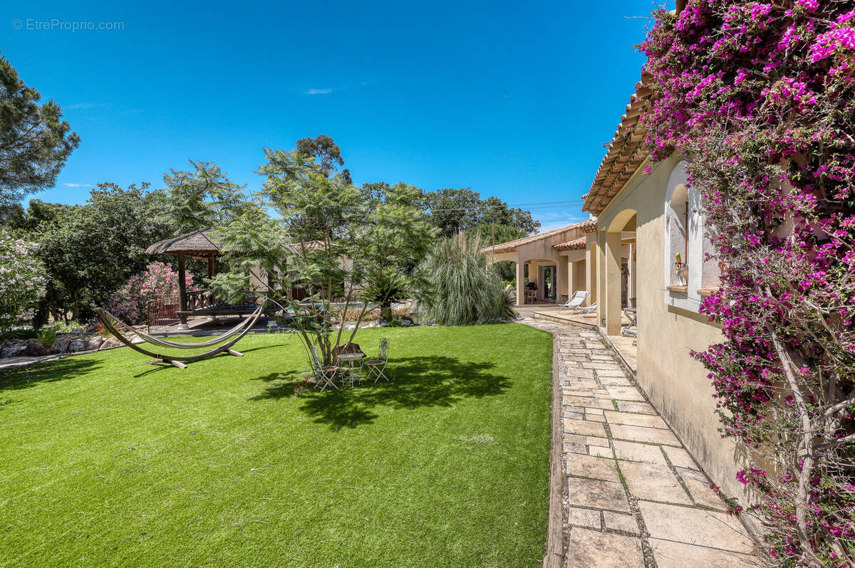 Maison à BORMES-LES-MIMOSAS